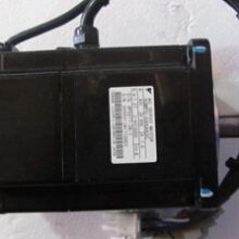 Yaskawa servo Motor SGMAH-02AAA21 USED