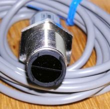 new VT180-N112 photoelectric sensor