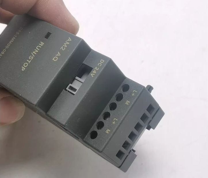 AM2 AQ EXPAN. PU: NEW 6ED1055-1MM00-0BA1 Siemens LOGO! DC 24V, 0/4-20MA 2AQ, 0-10V