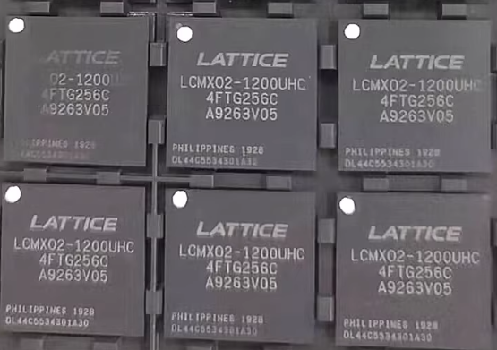 IC OZMO2000A1 NEW AND ORIGINAL ONE REEL 2500/REEL