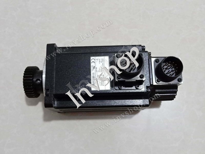 Schneider servo motor 90% NEW BCH1002O12A1C