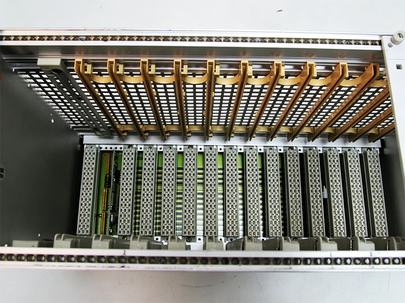 PS416-BGT-410 PLC Rack 051748 Backplane