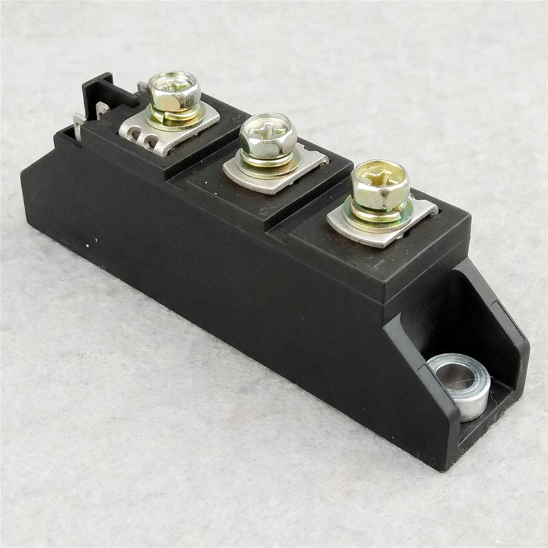 IXYS MCC95-14IO1B 1400V 95A thyristor/diode module with isolated baseplate